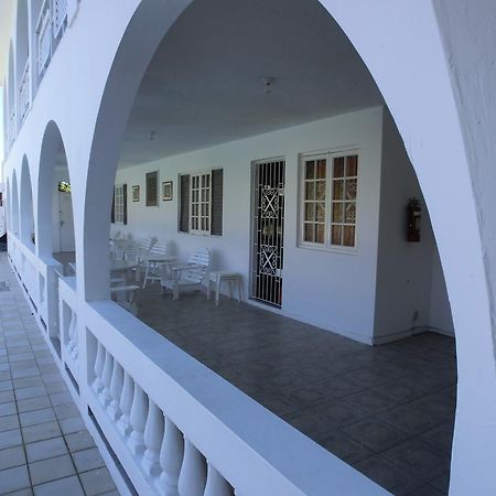 Kenwood Villa Suites Montego Bay Exterior photo